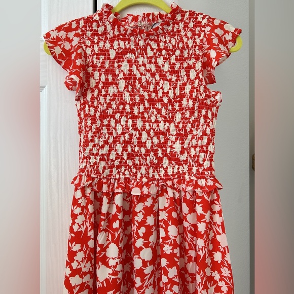 NWT Smocked Dress with side slit in beautiful floral pattern. - Picture 3 of 8